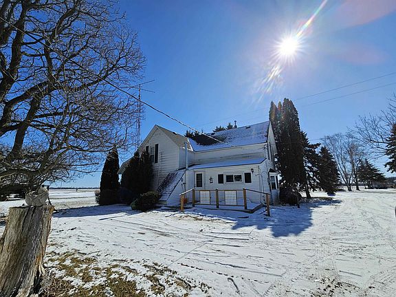 5th image of 865 Deckerville Rd