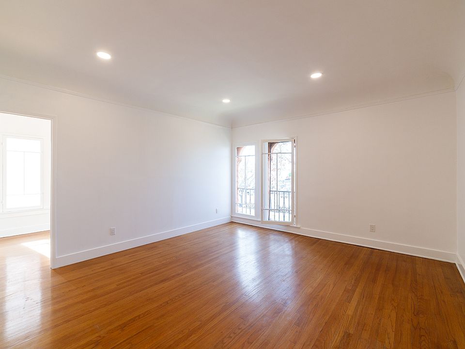 1st image of 246 S Sycamore Ave