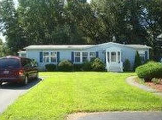 4 Forsythia Ln, Rockland, MA 02370