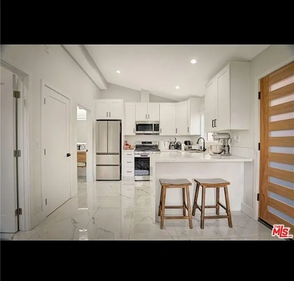 23341 Hartland St — Photo 3