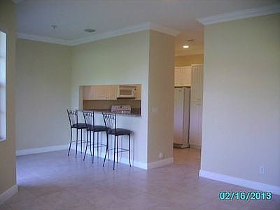 4th image of 3525 Lakeside Dr