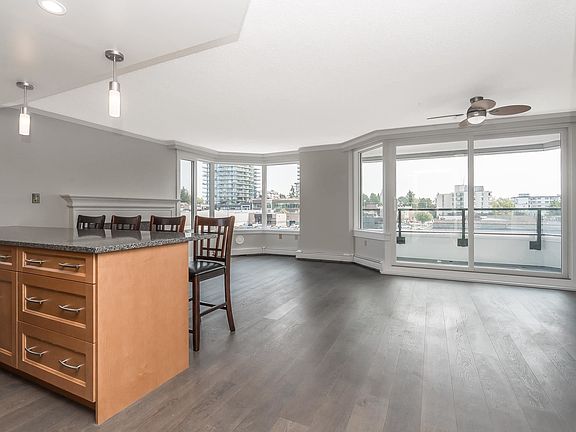 3rd image of 15111 Russell Ave #412
