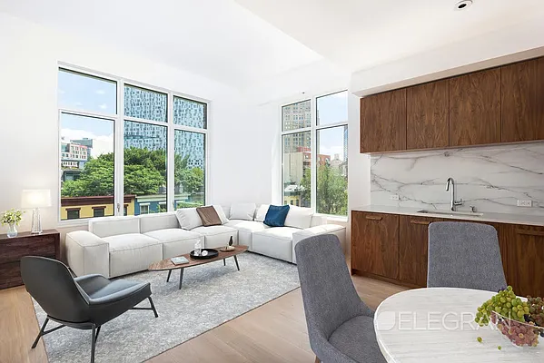 Rented by (Legacy) Elegran | media 10