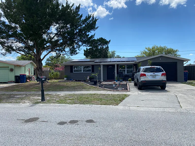 1127 Tamarac Dr — Photo 7