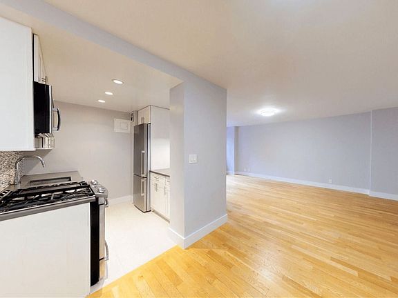 5th image of 301 E 47th St APT 5N
