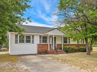 2016 Ireland Dr, Fayetteville, NC 28306