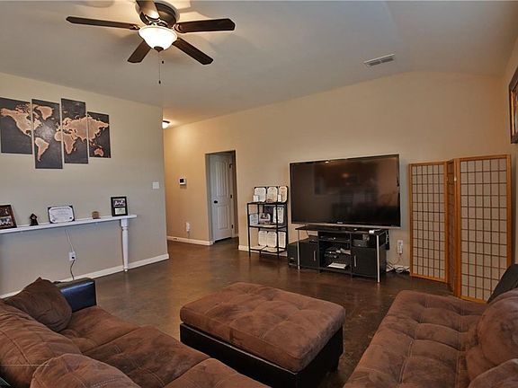 3rd image of 126 Foxtrot Ln