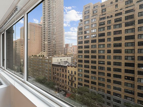 5th image of 322 W 57th St APT 17H