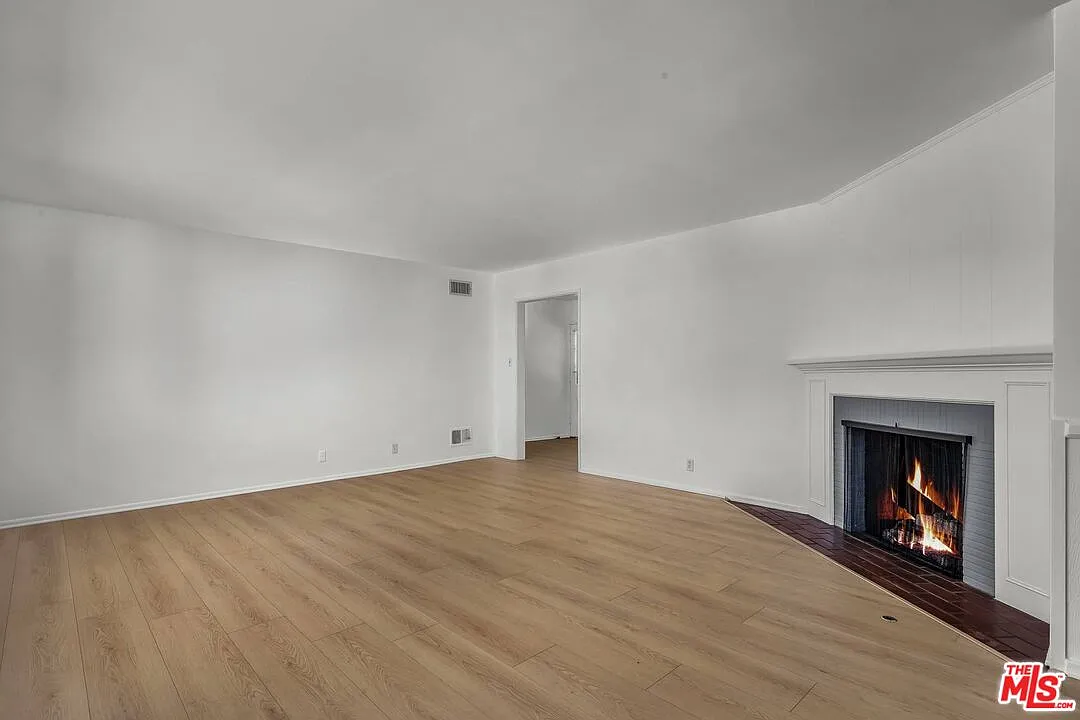 3 bed, 2.0 bath, 1680 sqft, $9,000 — Photo 4