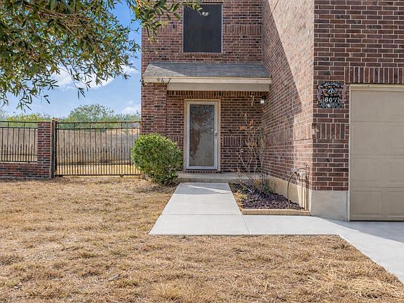 3rd image of 607 Larga Vista Dr