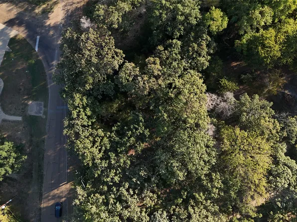 108 Enchanted Dr, Enchanted Oaks, TX 75156