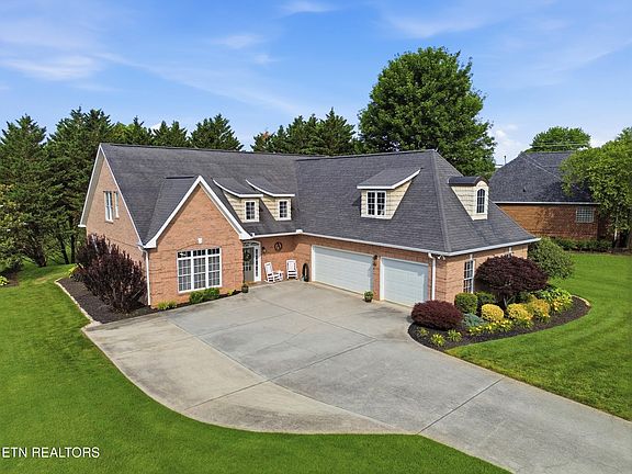 2nd image of 1733 Burnside Dr