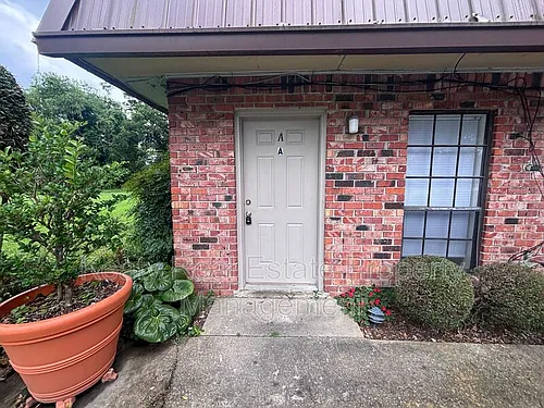 125 Country Ln #A Photo 1