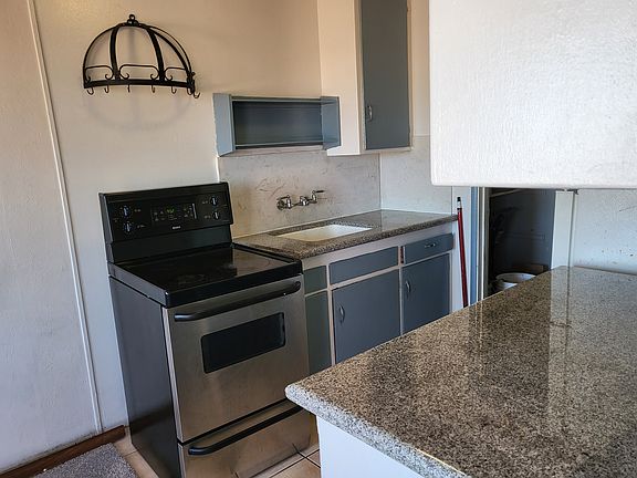 3rd image of 2323 Clinton Ave #B
