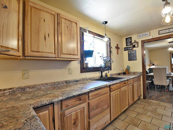 4th image of 1410 N Avenue O