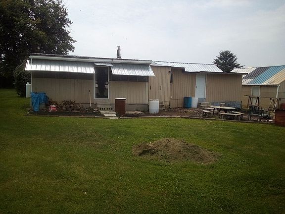 3rd image of 409 Riverview Dr