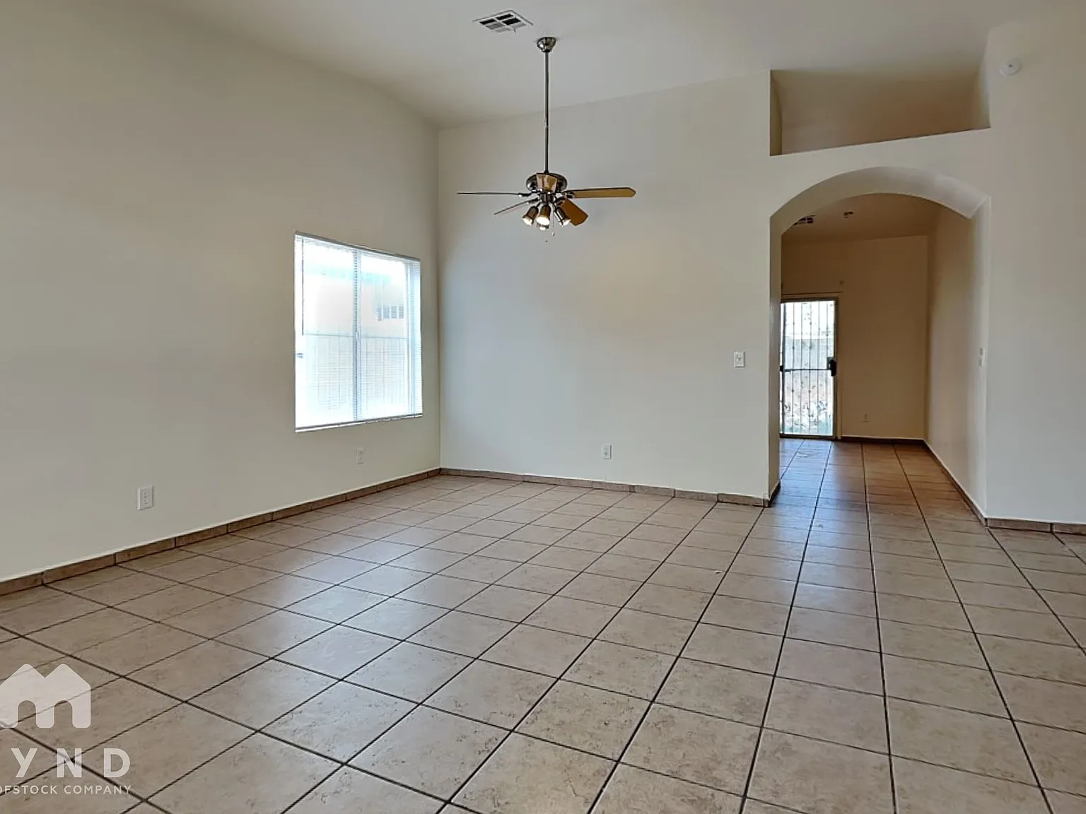 3 bed, 2.0 bath, 1243 sqft, $1,735 — Photo 3