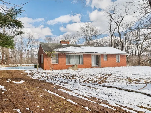 900 Cook St, Monessen, PA 15062
