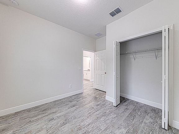 4th image of 4949 Ives Ave