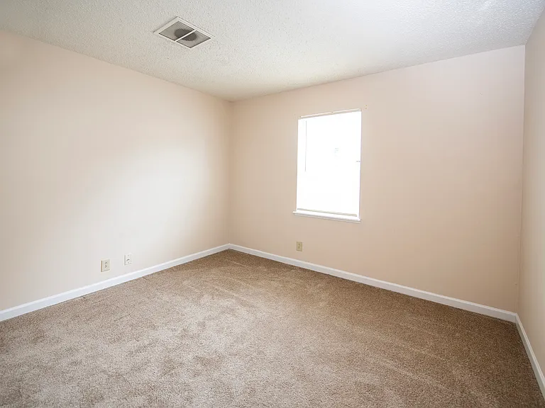 Willow Run Apartments — Photo 42