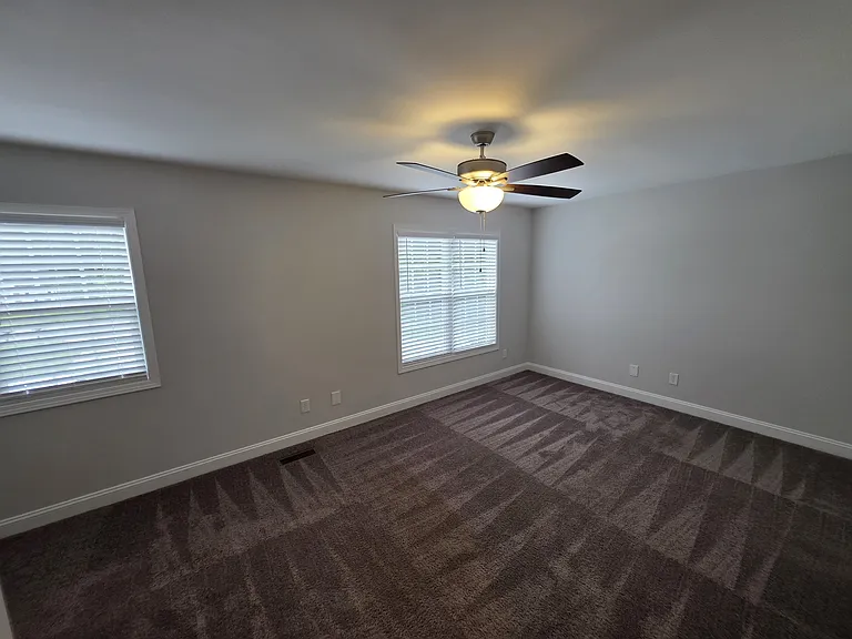 412B Pineview St #B — Photo 8