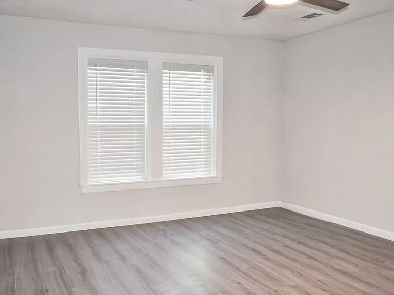 114 Yates St — Photo 18