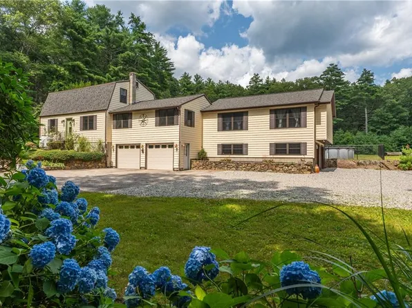 94 Susan Bowen Rd, Coventry, RI 02827