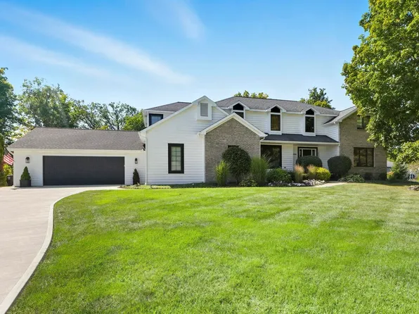 1608 Woodland Lake Pass, Fort Wayne, IN 46825