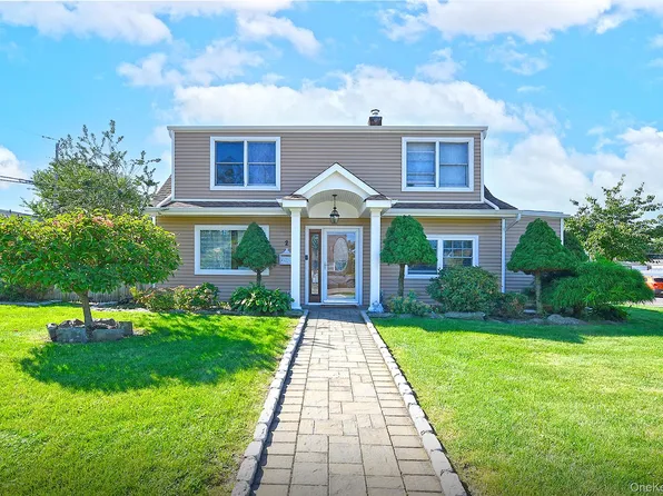 2 Cooper Lane, Levittown, NY 11756