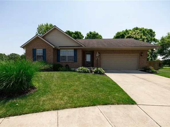 3903 Harris Ln, Springfield, OH 45503