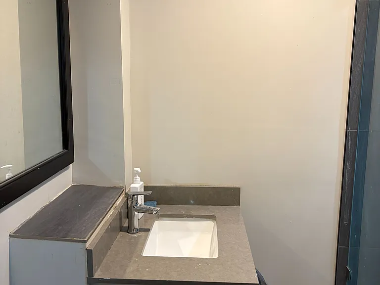 31 Irwin Dr N #B — Photo 18