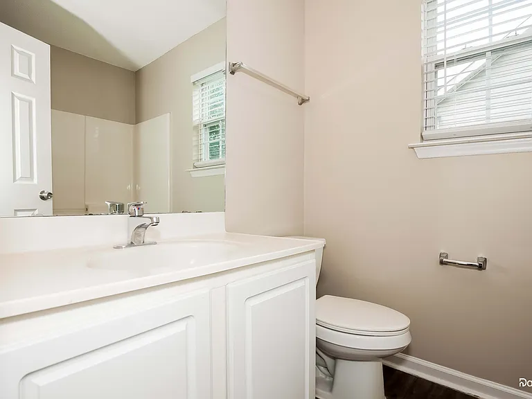 1531 Hudson Graham Ln — Photo 11