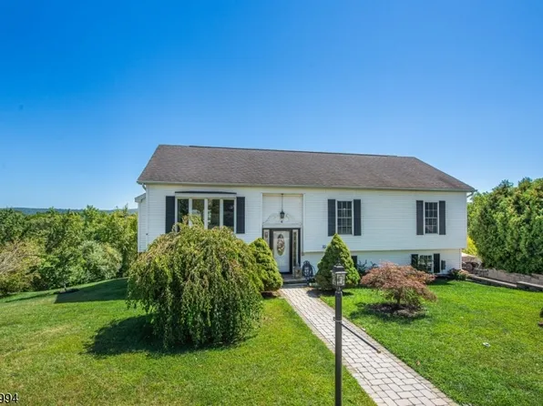 4 Lakeview Ter, Sussex Boro, NJ 07461