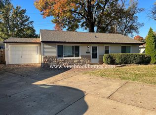 27 Elwood Ct, Florissant, MO 63031