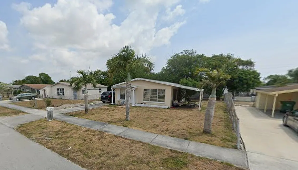 1732 Pompano - 1 — Photo 1