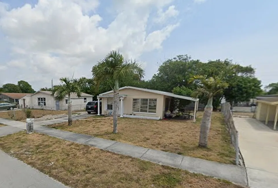 1732 NW 6th Ter
