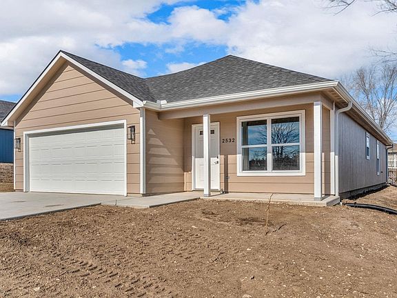 2nd image of 2532 Sawmill Rd