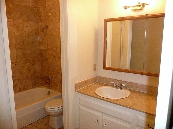 4th image of 649 Villa St APT 3