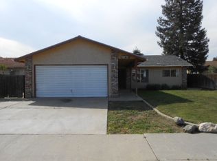 1121 Greenfield Dr, Porterville, CA 93257