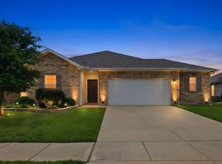 405 Willow Creek Dr, Glenn Heights, TX 75154