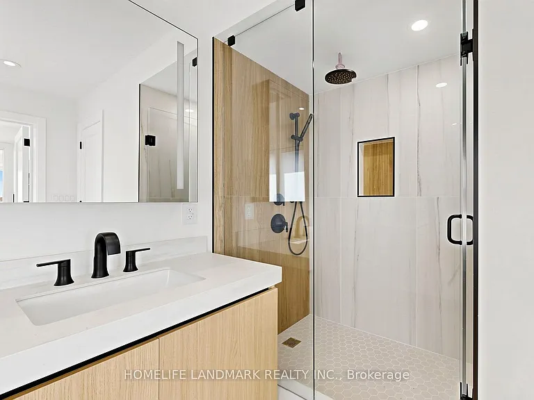 750 Glengrove Ave W #B — Photo 23