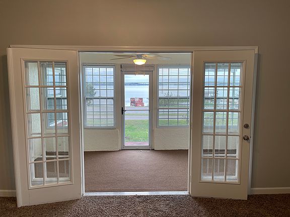 Bonus sun room that is air-conditioned