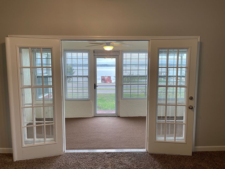 Bonus sun room that is air-conditioned