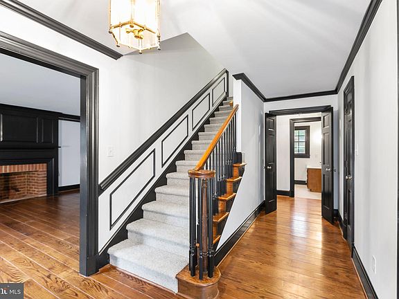 4th image of 1 Horseshoe Cir