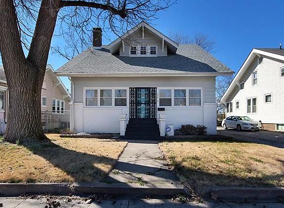2nd image of 432 Whitelaw Ave