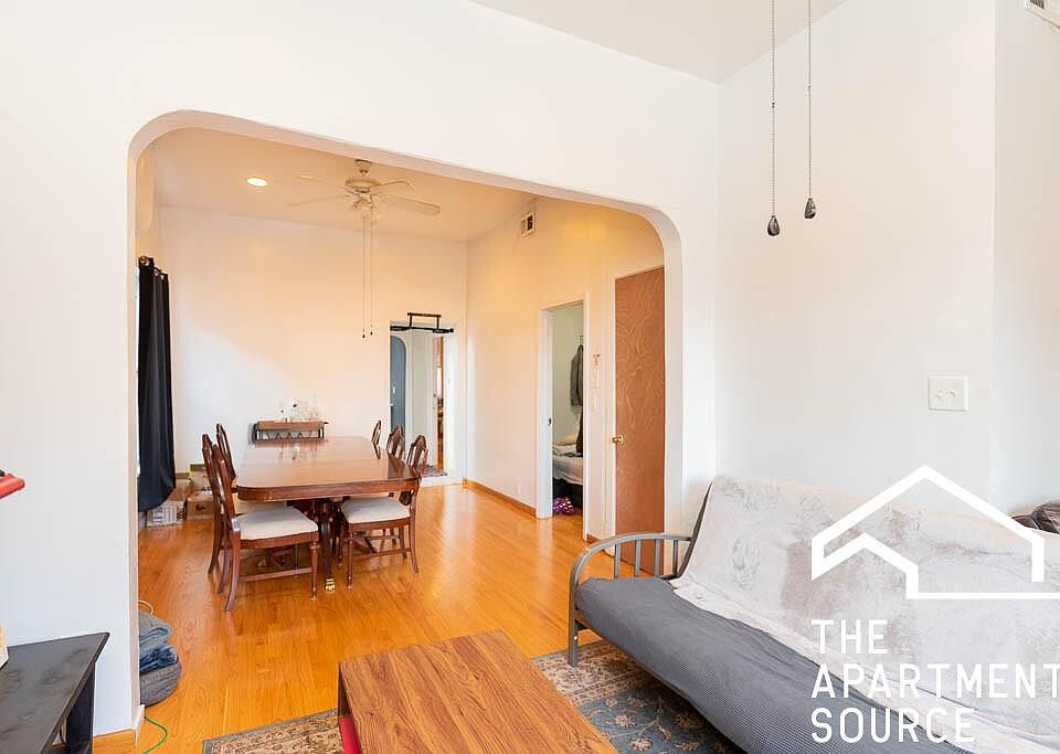 1st image of 814 N Damen Ave #2