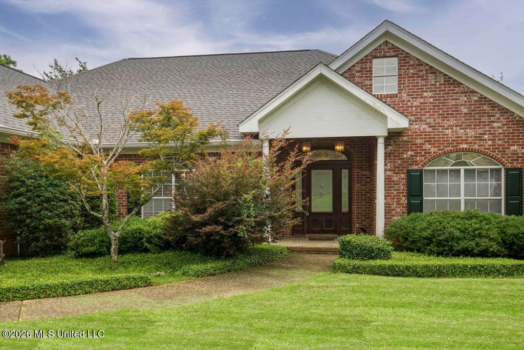 90 W Shore Dr, Hattiesburg, MS - View 2