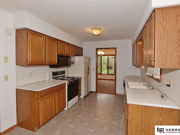 3rd image of 4933 Copper Hill Dr