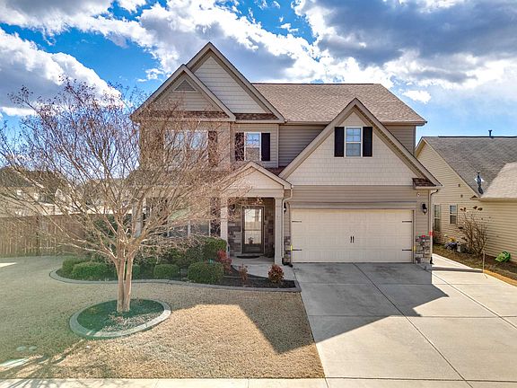 2nd image of 450 Bucklebury Rd