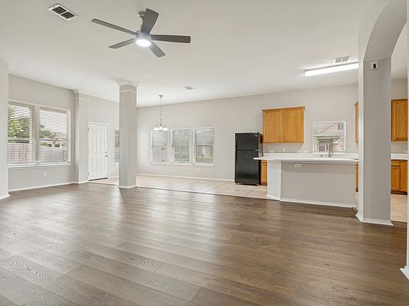 5th image of 422 Red Sage Ln